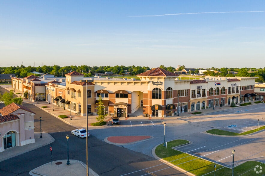 More Photos Of 3100-3272 S Broadway, Edmond Unknown For Lease