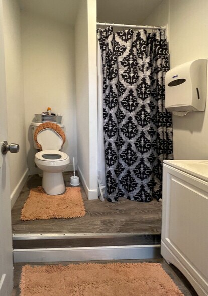 More Photos Of 226 N Liberty St, Baltimore Storefront Retail Residential For Sale