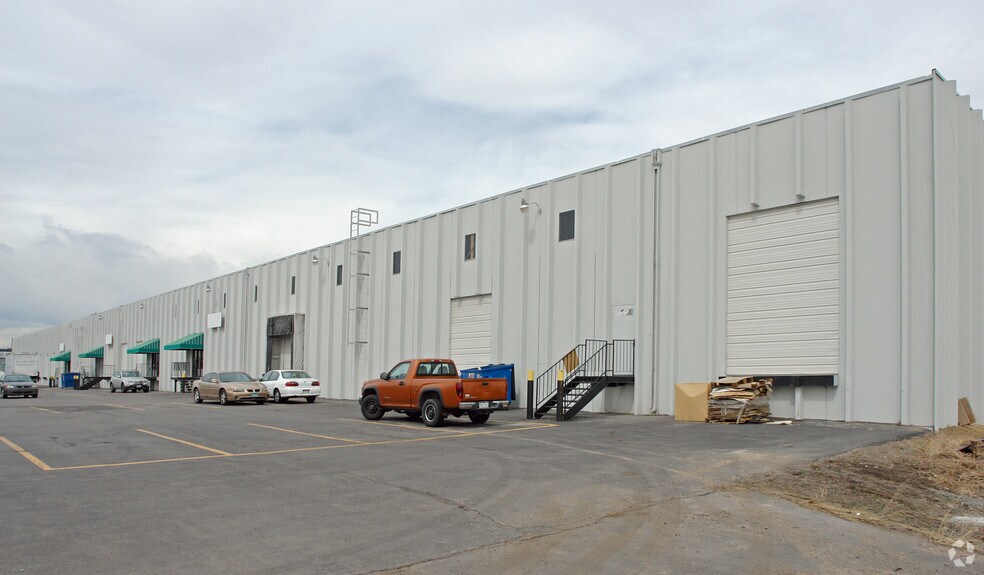 More Photos Of 4040 Holly St, Denver Warehouse For Lease
