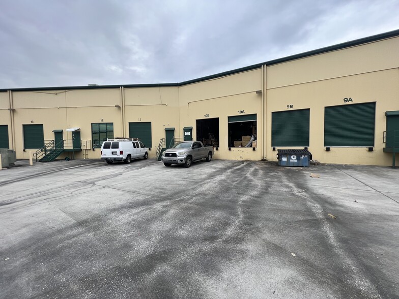 More Photos Of 6881 Kingspointe Pky, Orlando Business Park For Lease
