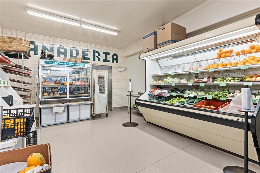 More Photos Of 10448 CA-99, Live Oak Supermarket For Sale