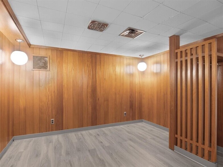 More Photos Of 5973 Walworth Rd, Ontario Medical For Sale