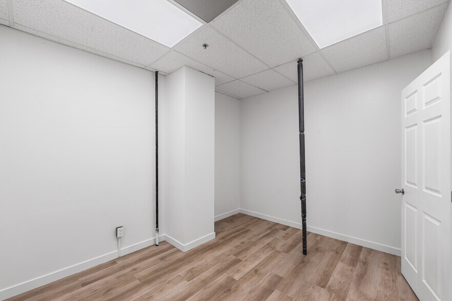 More Photos Of 514 Commerce Ave, Palmdale Medical For Sale