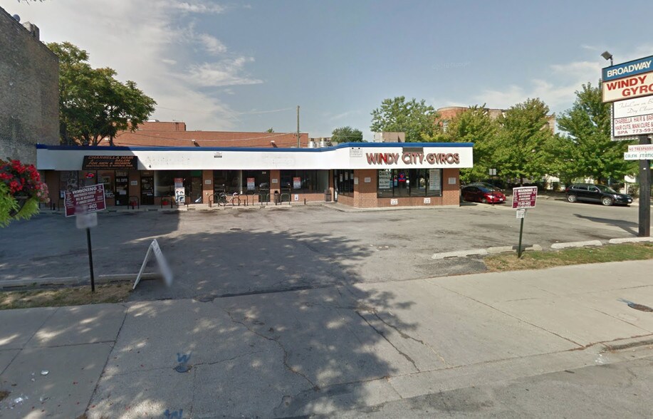 More Photos Of 3928-3930 N Broadway St, Chicago Freestanding For Lease