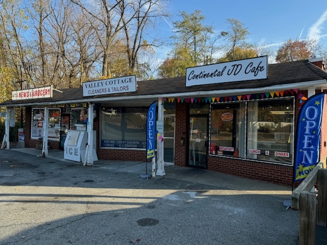 Primary Photo Of 483 Kings Hwy, Valley Cottage Storefront For Lease