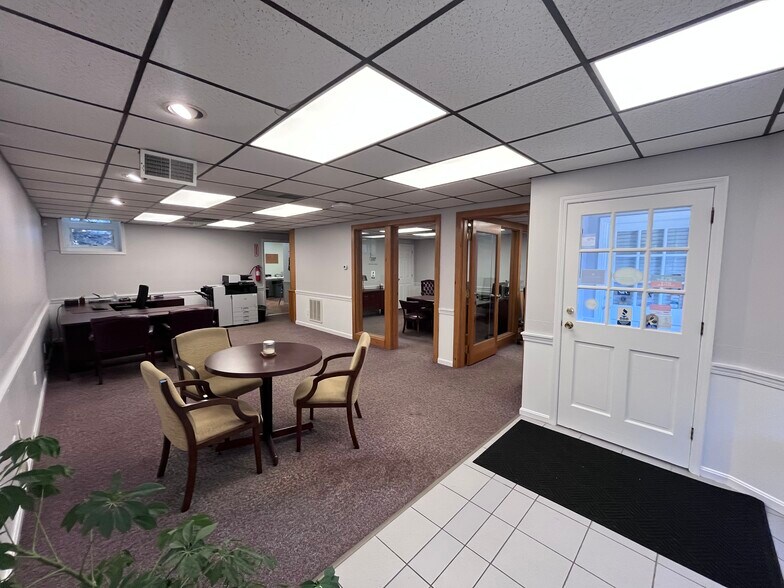 More Photos Of 34 Market St, Amesbury Freestanding For Lease