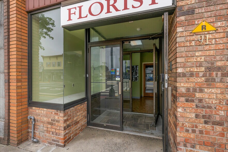 More Photos Of 91 Main St, Woodbridge Storefront For Lease