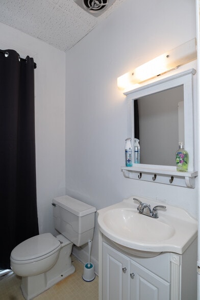 More Photos Of 2019 7th Ave, Columbus Medical For Sale