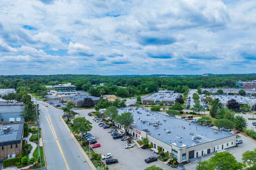 More Photos Of 150 New Boston St, Woburn Research And Development For Lease
