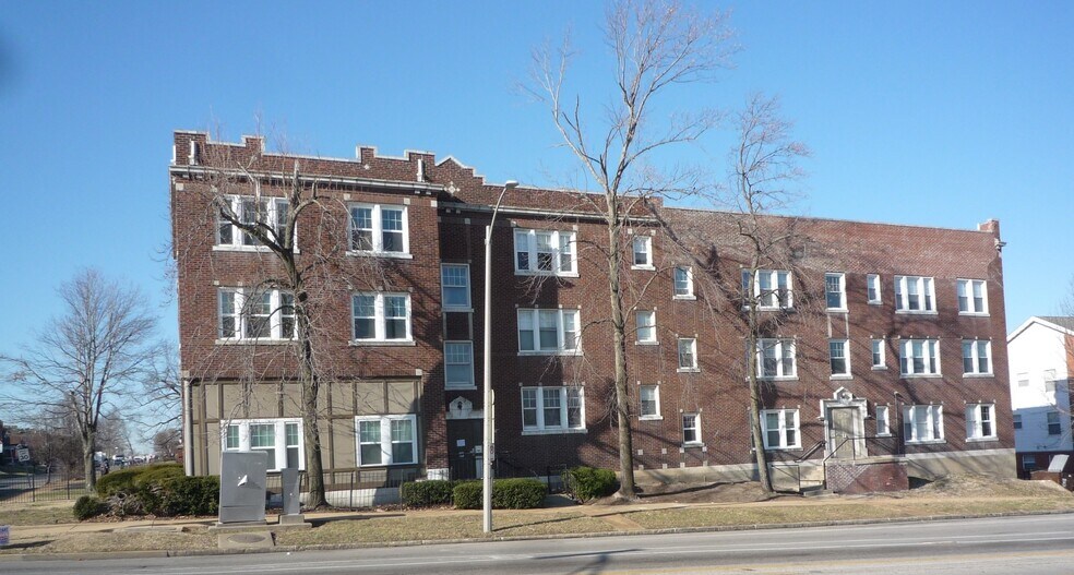 More Photos Of 4400 W Florissant Ave, Saint Louis Apartments For Sale