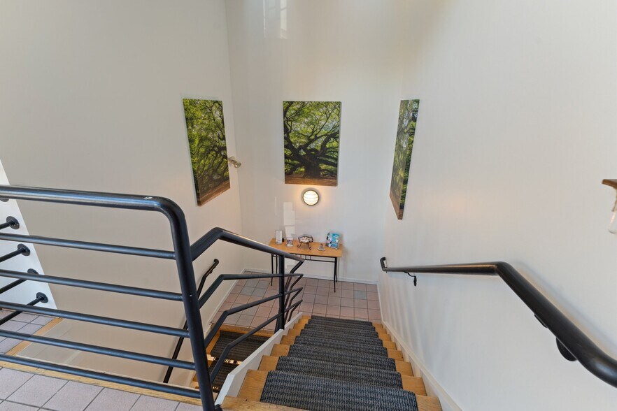 More Photos Of 4372 Post Rd, East Greenwich Office Residential For Sale