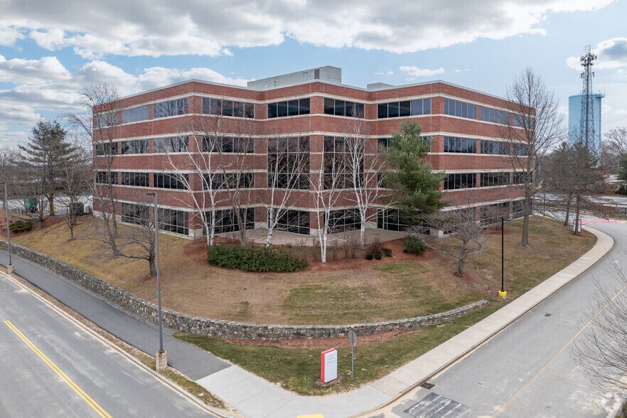 More Photos Of 4 Van De Graaff Dr, Burlington Office For Lease