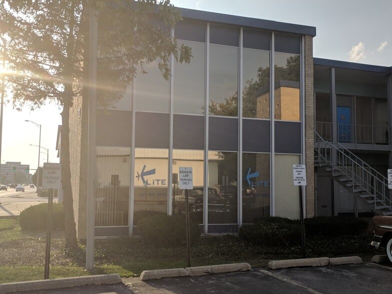 More Photos Of 710 Higgins Rd, Park Ridge Office Residential For Lease