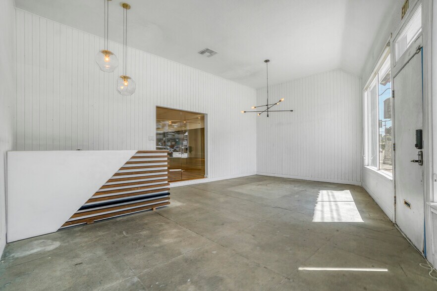 More Photos Of 177 Culver Blvd, Playa Del Rey Storefront For Lease