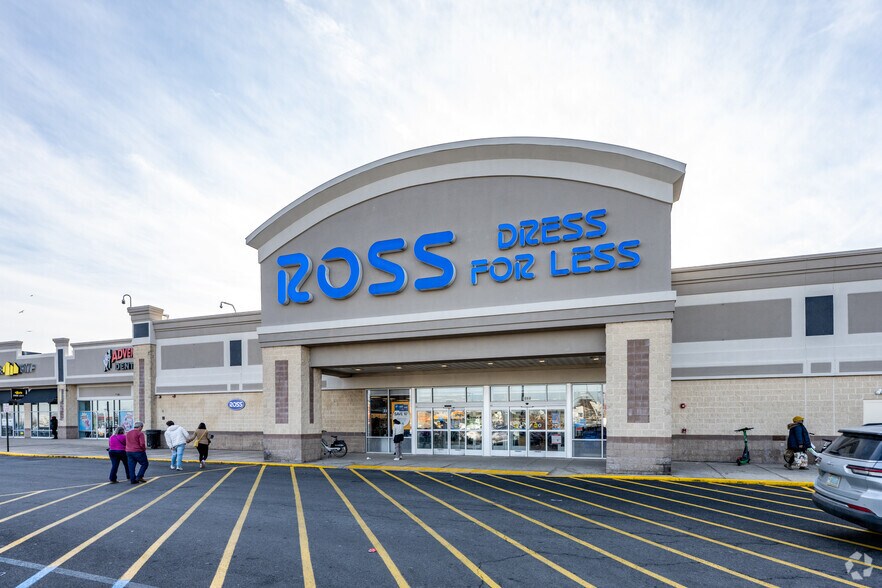 Primary Photo Of 1060 Brentwood Rd NE, Washington General Retail For Lease