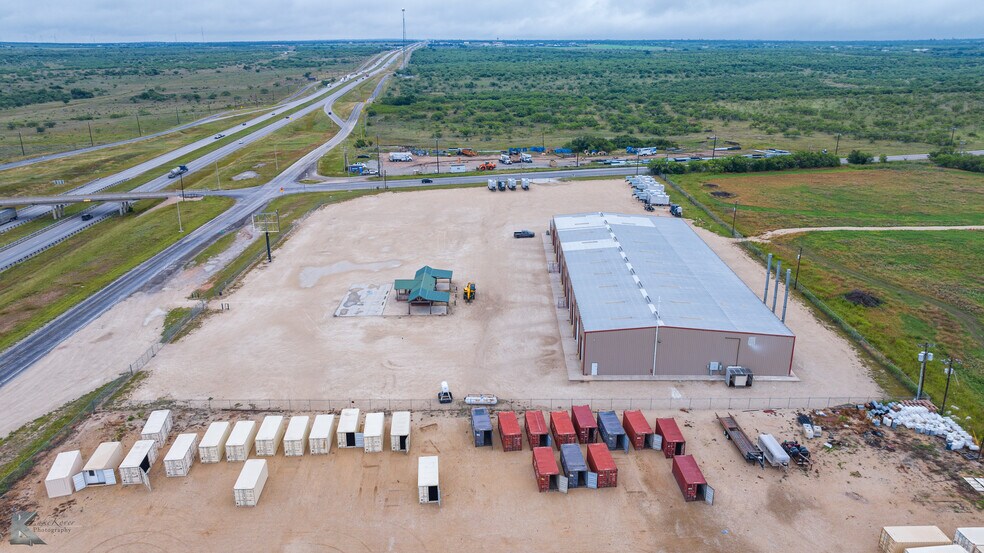 More Photos Of 10027 S Frontage Rd, Clyde Manufacturing For Sale