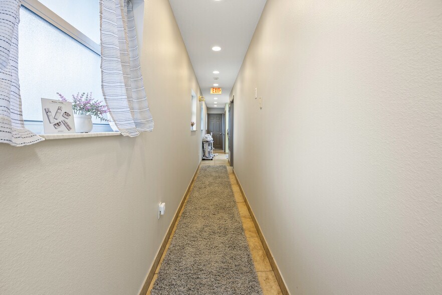 More Photos Of 2200 S Bay St, Eustis Office For Sale