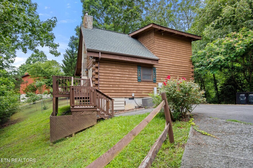 More Photos Of 4137 Watson Ct, Pigeon Forge Multifamily For Sale