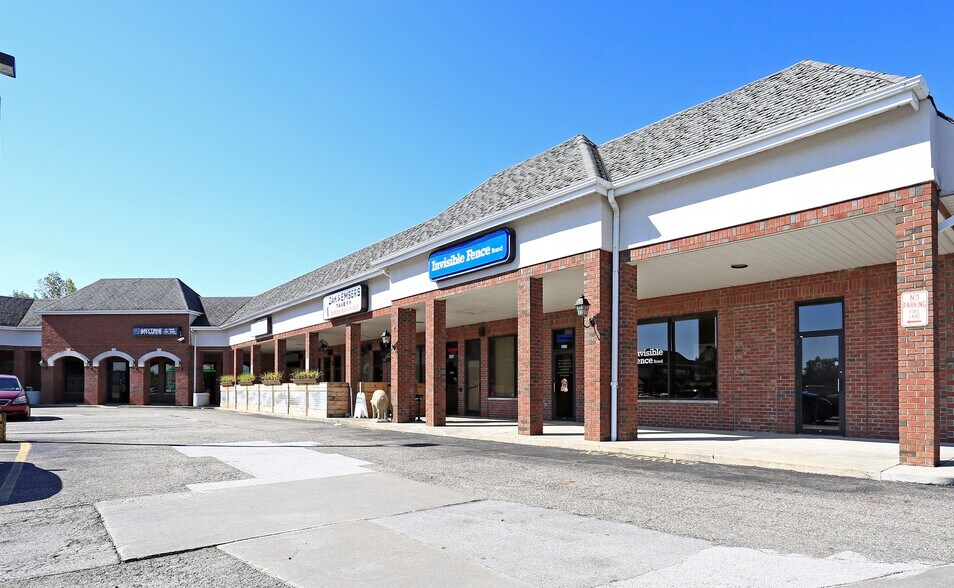 More Photos Of 8001-8053 Mayfield Rd, Chesterland General Retail For Lease