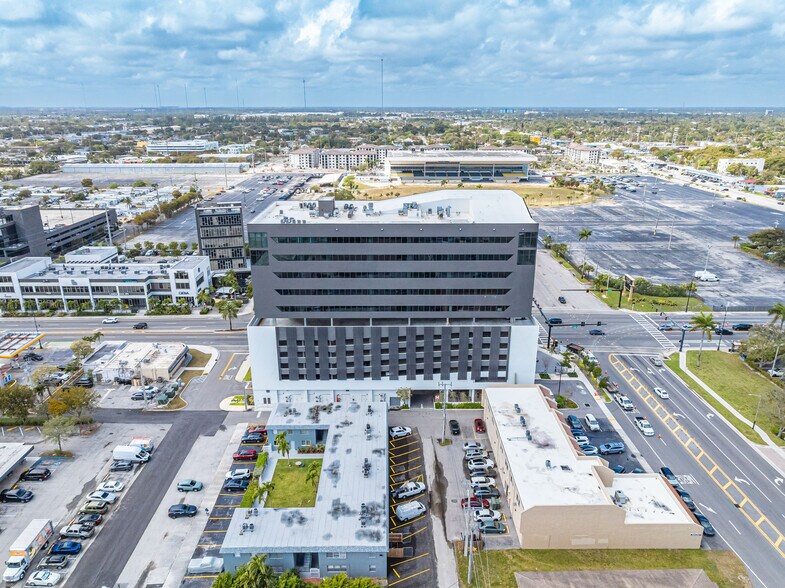More Photos Of 800 N Federal Hwy, Hallandale Beach Office For Sale