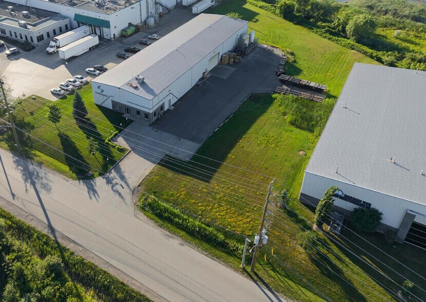 Primary Photo Of 665 Boxwood Dr, Cambridge Warehouse For Sale
