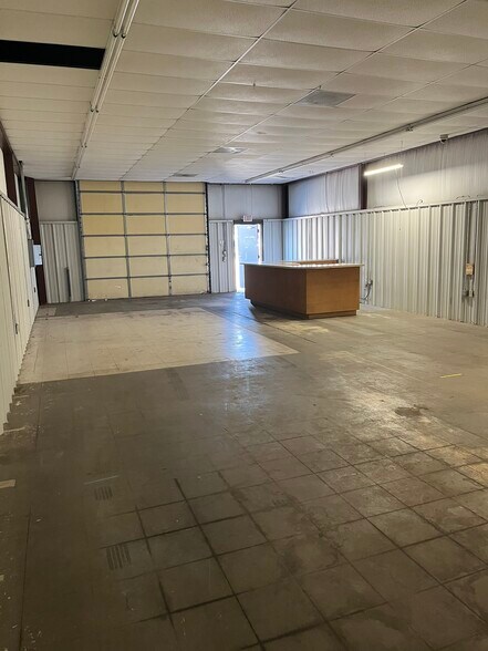 More Photos Of 30 Bridge Ct, Sumter Flex For Lease