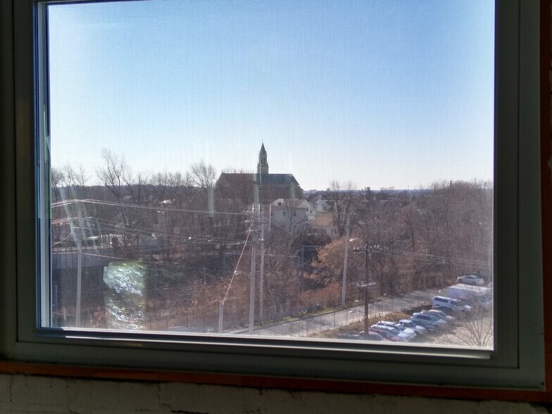 More Photos Of 209 Weeden St, Pawtucket Warehouse For Lease