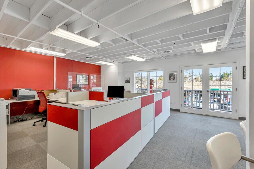 More Photos Of 134-138 Main St, Los Altos Storefront For Lease