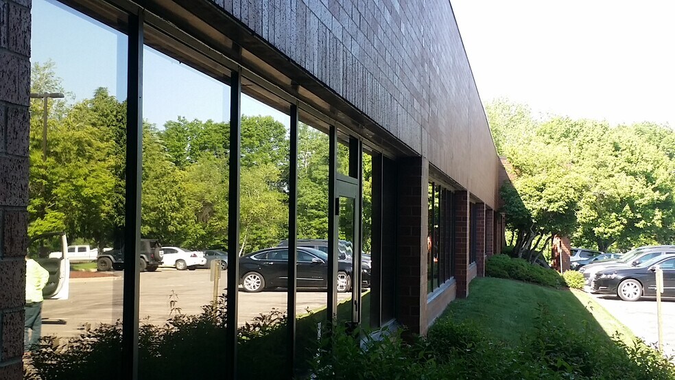 More Photos Of 4505 White Bear Pky, White Bear Lake Office For Lease