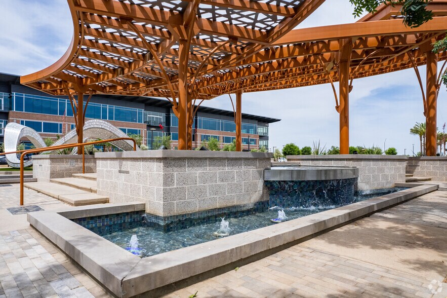 More Photos Of 15150 W Park Pl, Goodyear Office For Lease