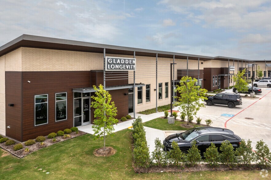 More Photos Of 200-240 O’Connor Ridge Blvd, Irving Medical For Sale