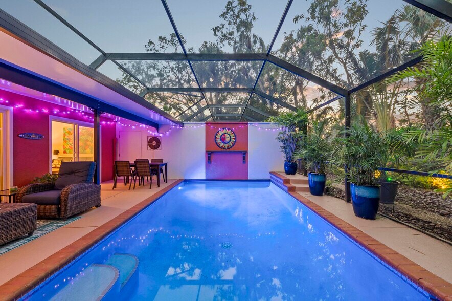 More Photos Of 941 Virginia Dr, Sarasota Apartments For Sale