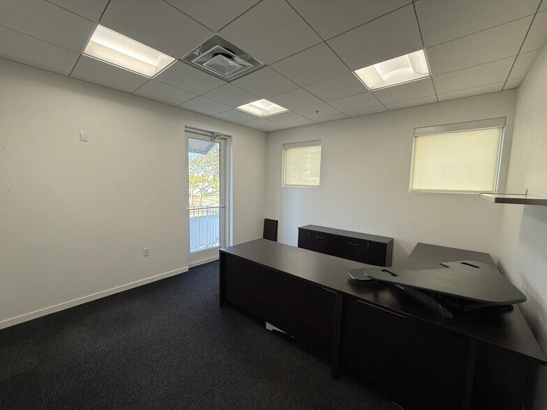 More Photos Of 1348-1358 Fruitville Rd, Sarasota Office Residential For Sale