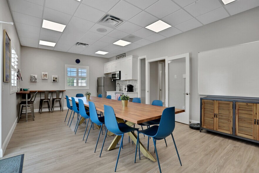 More Photos Of 1845 East West Pky, Fleming Island Medical For Lease