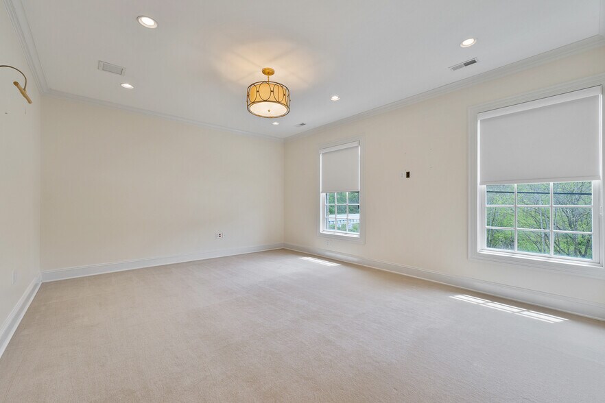 More Photos Of 3139 16th Street Rd, Huntington Medical For Sale