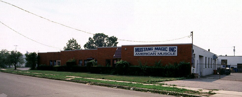 More Photos Of 156 Brook Ave, Deer Park Warehouse For Lease