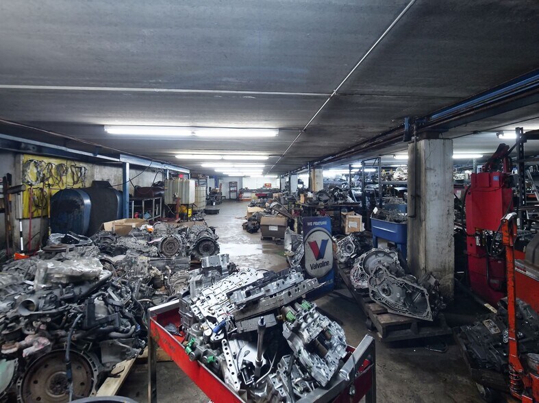 More Photos Of 5000 W Cermak Rd, Cicero Auto Repair For Sale