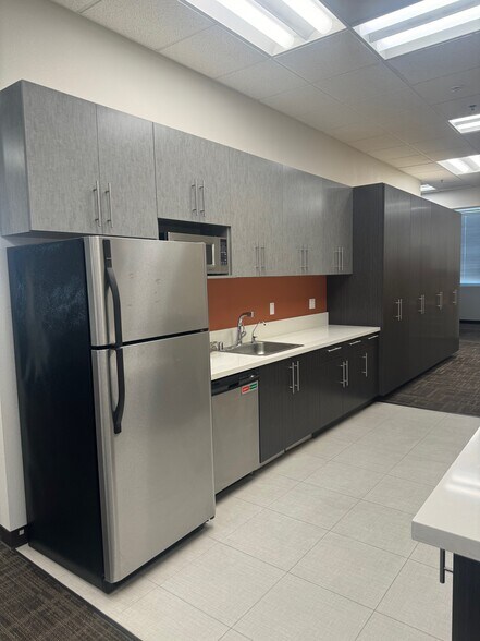 More Photos Of 6140 Hellyer Ave, San Jose Office Residential For Lease