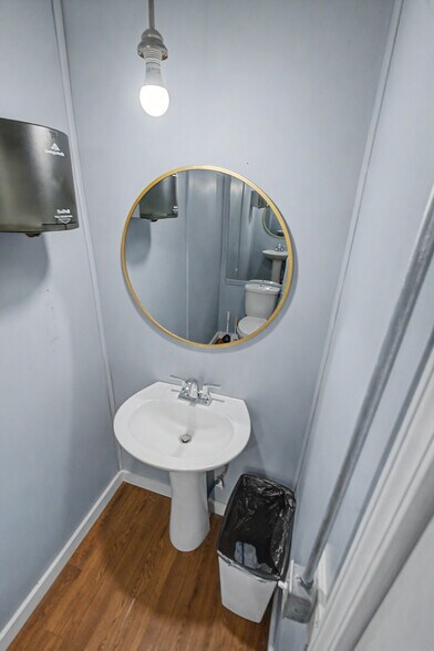 More Photos Of 2102 N Outer Dr, Dexter Office For Sale