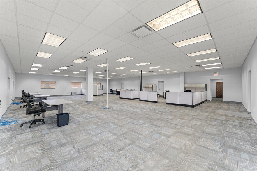 More Photos Of 16420 S Kilbourn Ave, Oak Forest Industrial For Sale