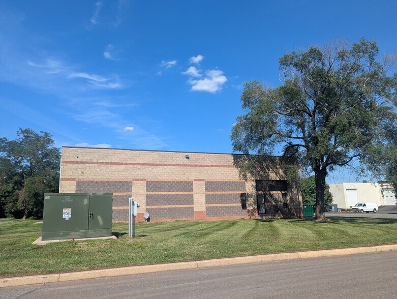 More Photos Of 375 Patricia Dr, Warminster Township Warehouse For Lease