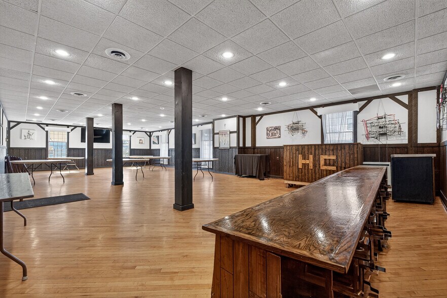 More Photos Of 671-673 Broadway, Bayonne Bar For Sale