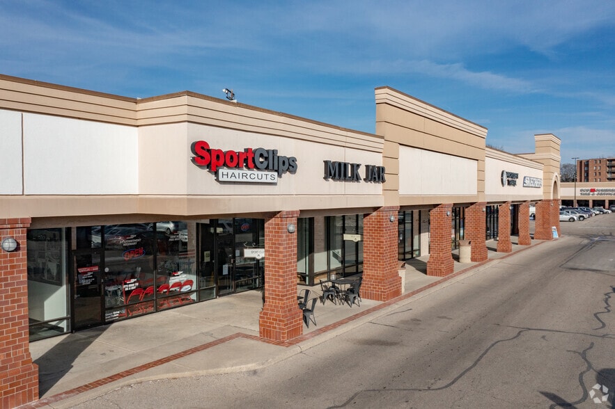 More Photos Of 3800-3838 Paxton Ave, Cincinnati Unknown For Lease