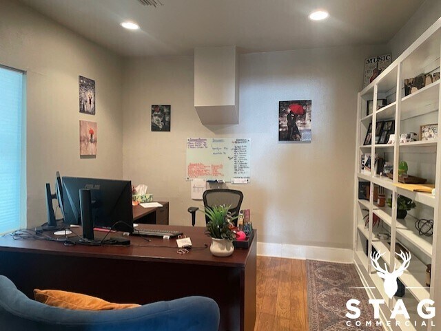 More Photos Of 903 N Elm St, Denton Office For Lease