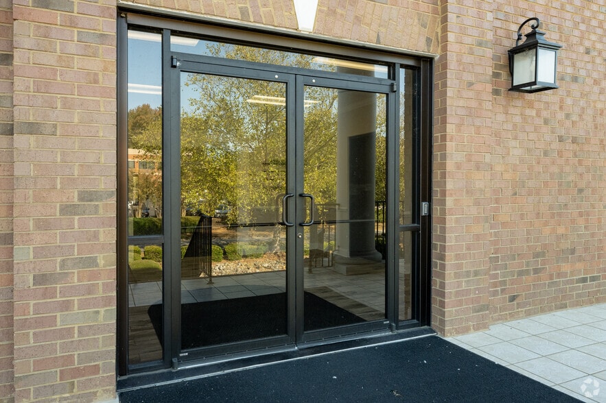 More Photos Of 3790 Fernandina Rd, Columbia Office Residential For Lease