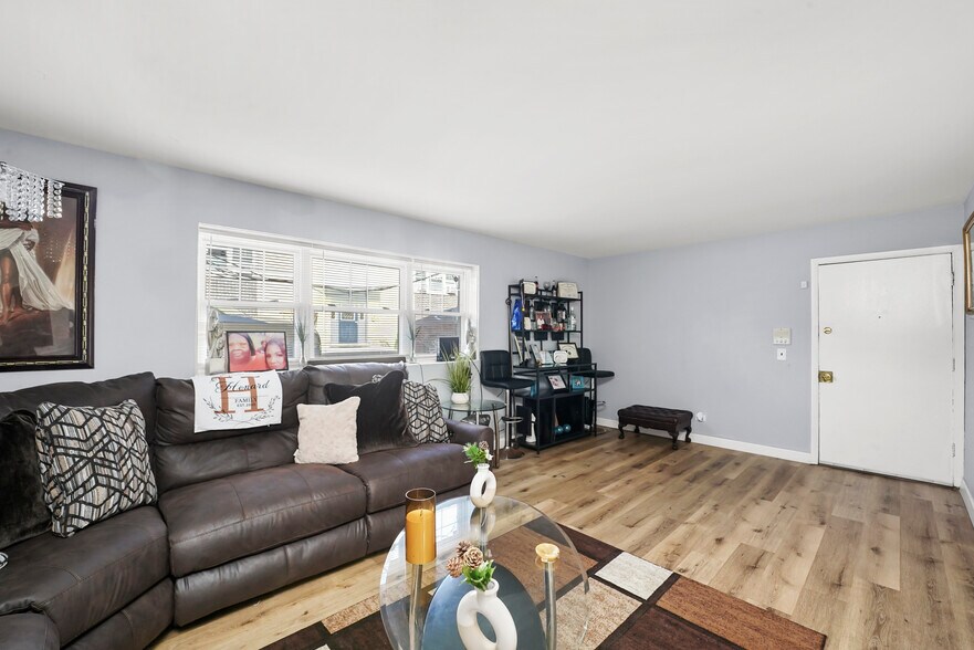 More Photos Of 1905-1913 Saint Charles Rd, Maywood Apartments For Sale