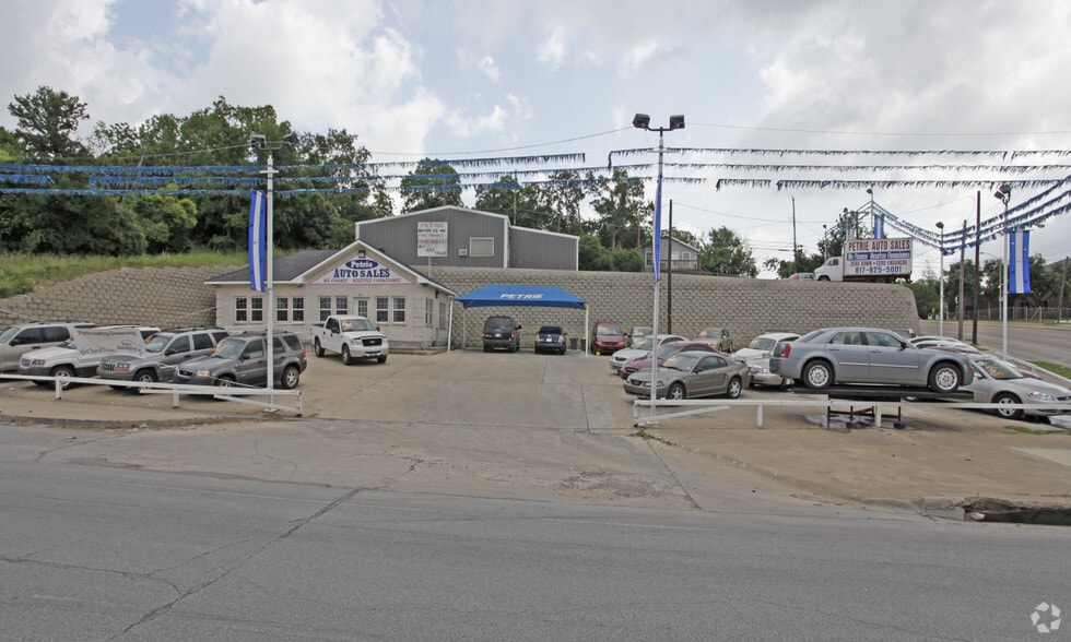 More Photos Of 1300 Jacksboro Hwy, Fort Worth Auto Dealership For Sale