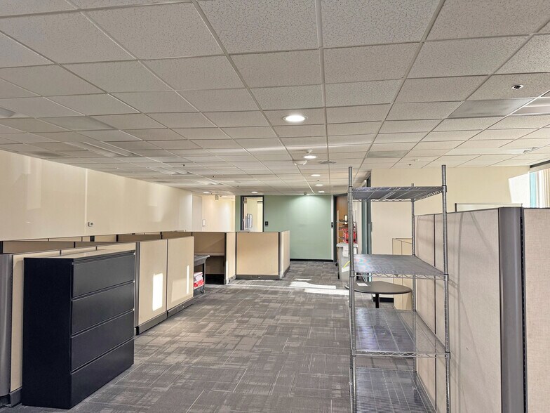 More Photos Of 424 Aviation Blvd, Santa Rosa Industrial For Sale