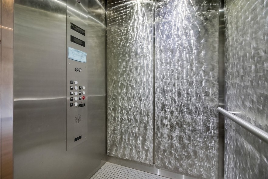 More Photos Of 11712 Moorpark St, Studio City Loft Creative Space For Lease