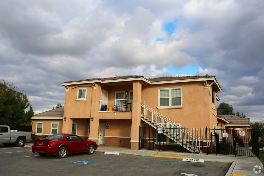 Primary Photo Of 1601 Lotus Ln, Bakersfield Apartments For Sale